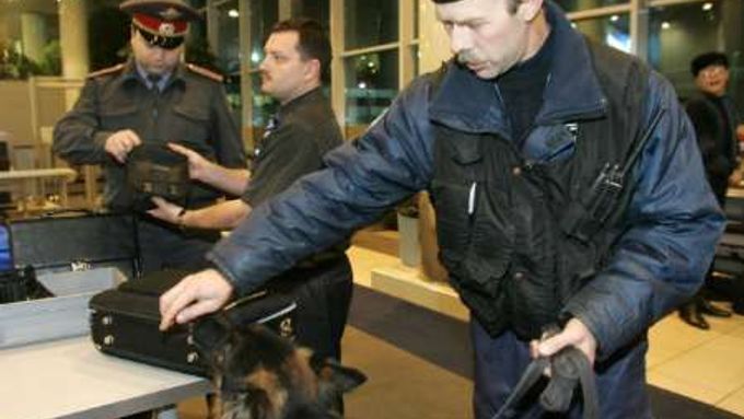 Posílená bezpečnostní opatření před vstupem na moskevské letiště Domodědovo