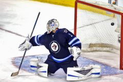 Pavelec první hvězdou zápasu, Vrbata dal dva góly Montrealu