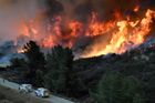 Foto: Požáry v Kalifornii už jsou větší než celý New York. Ohnivý živel vyhnal z domů 200 000 lidí