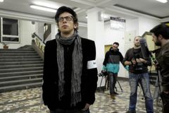 Herec zaplatí pokutu za vtip o Lidicích, potvrdil soud