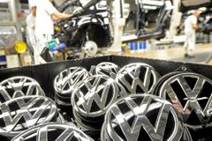 Obviněný manažer Volkswagenu je ve vazbě. Mohl by opustit USA a už se nevrátit, odůvodnil soudce