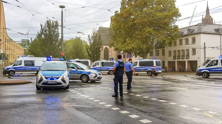 Více než rok ukrýval muž z Rakouska tělo své mrtvé matky. Pobíral nelegálně důchod; Zdroj foto: Shutterstock