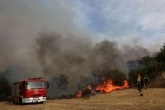 Lesní požáry ve Španělsku mají třetí oběť, Francie vyšle dva canadairy