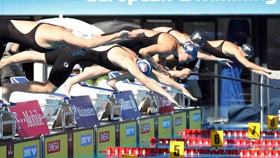 Obrazem: Slunce, voda a boj o medaile. Maďarsko hostí ME v plavání