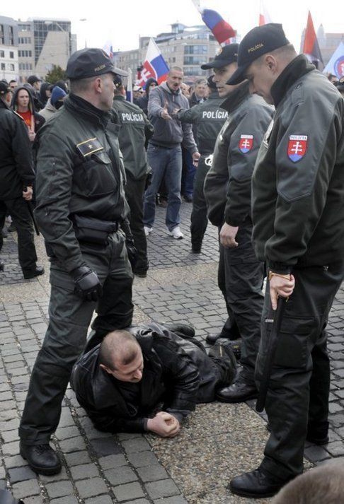 Demonstrace neonacistů v Bratislavě