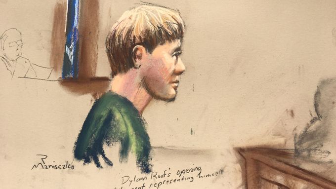 Dylan Roof, k trestu smrti odsouzený terorista z Charlestonu, na kresbě ze soudní síně. Zabíjel, aby "rozpoutal rasovou válku". Mediální pozornost: relativně slabší.