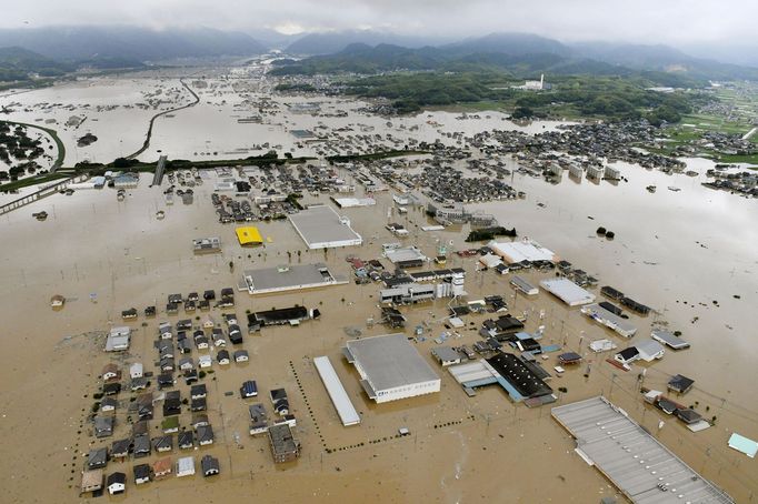 Japonsko po prudkých deštích postihly masivní záplavy. Červenec 2018.