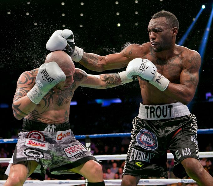 Miguel Cotto vs Austin Trout