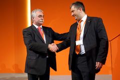 Grossův muž dostal naději, že se vrátí do politiky