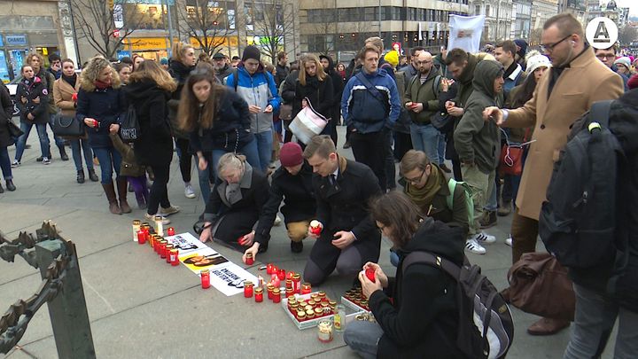 Tisíce lidí v Česku i na Slovensku uctily památku zavražděného Kuciaka