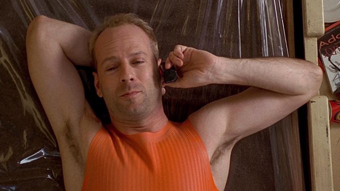První scéna s Brucem Willisem ze sci-fi Pátý element, 1997.