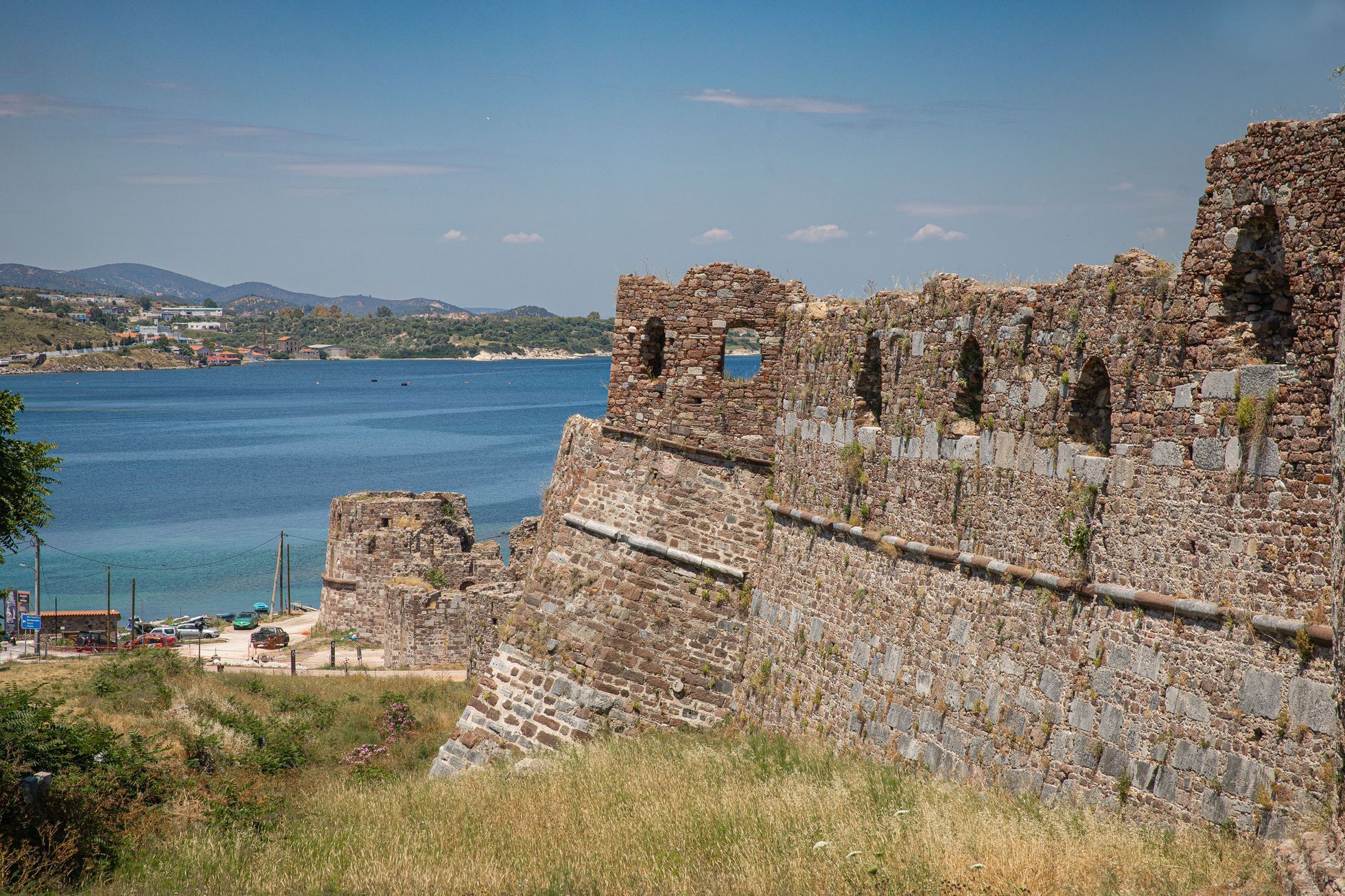 Lesbos turistické tipy, turismus, historie, antické památky, akvadukt, zkamenělý les UNESCO