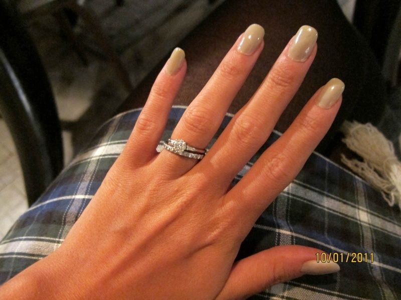 Lily Allen a její prstýnek