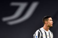 Ronaldo vyrovnal 767. gólem Pelého, k Bicanovi mu ale stále 54 branek chybí