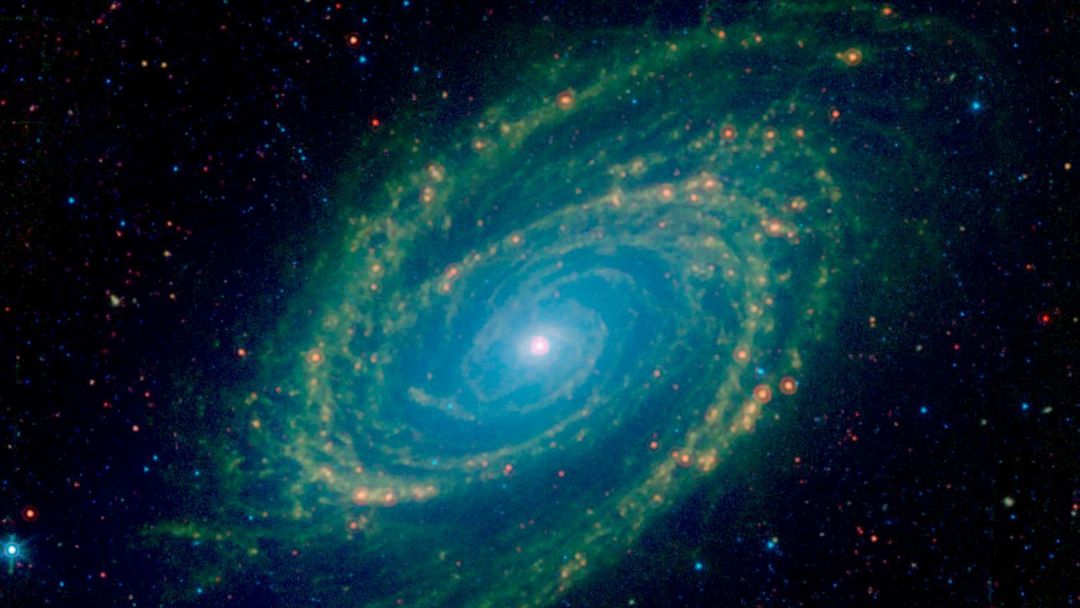 Messier 81 - takzvaná spirální galaxie v souhvězdí Velké medvědice