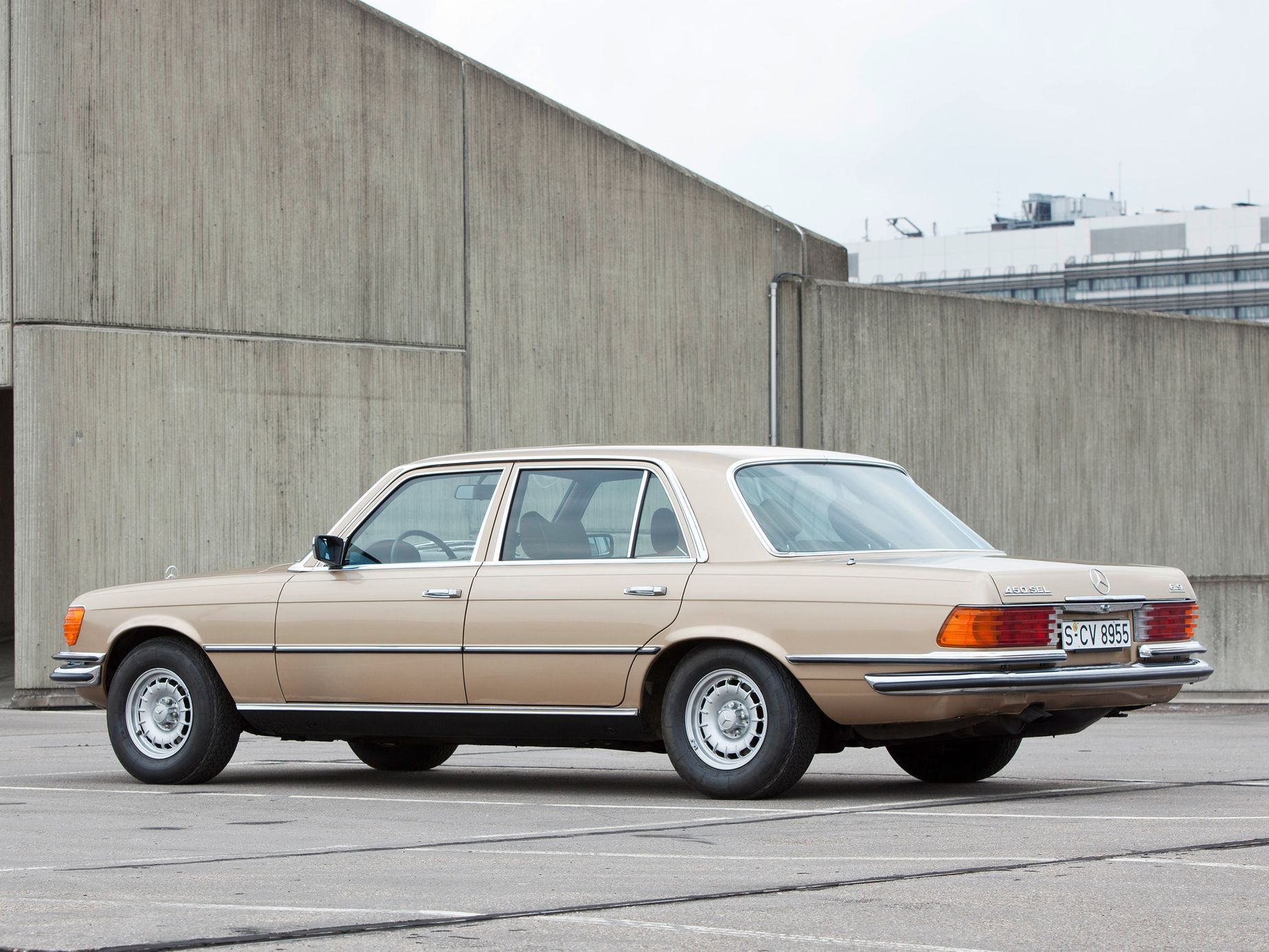 Mercedes-Benz 450 SEL 6.9 (W 116)