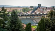 Tohle jsou Drnovice - zapomenutá perla českého fotbalu, kde se kdysi moderní stadion mění v nepěknou ruinu. Podívejte se, jak to v obci s 2 500 obyvateli bez ligové kopané po letech vypadá.