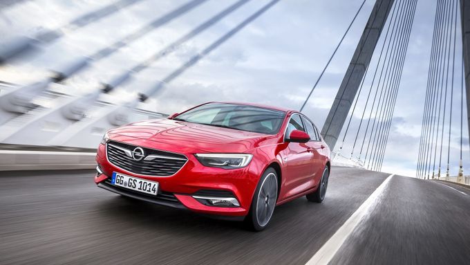 České zastoupení Opelu plánuje letos prodat 500 Insignií, příští rok by to mělo být už 1200 kusů.