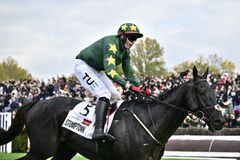 Fenomenální finiš přinesl první irský triumf. Sexy Lord prožil bolestnou Pardubickou