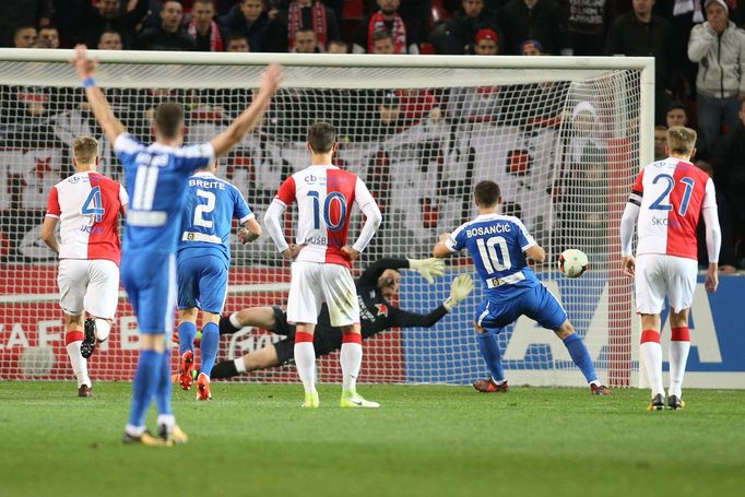 HL, Slavia-Liberec: gól Liberce z penalty