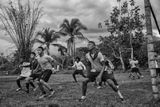 Juan D. Arredondo (Kolumbie): Mírový fotbalový klub. Bývalí ultralevicoví ozbrojenci zapojení do guerillové války hrají v jednom klubu s lidmi, kteří byli oběťmi bojů. Fotbal tak přispívá ke smíření.