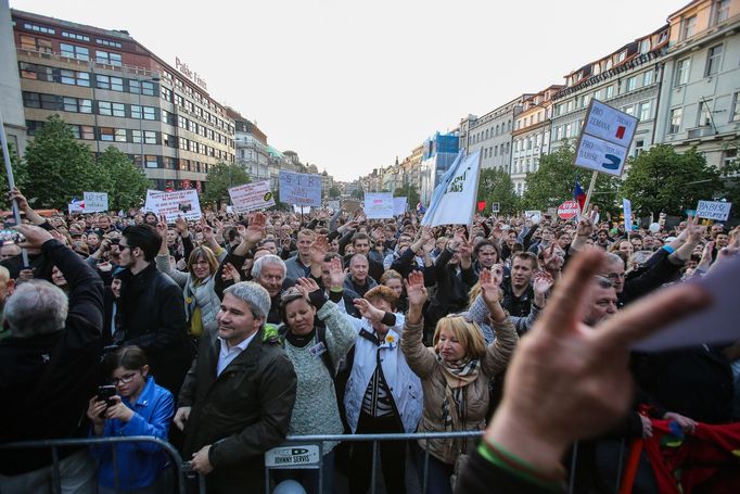 Demonstrace na Václavském náměstí.