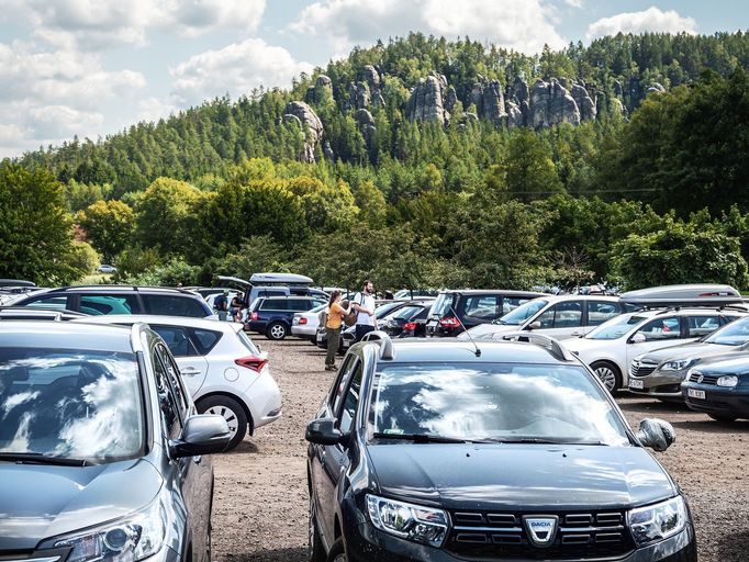 Overturismus: Turistická apokalypsa v Adršpachu během svátku Nanebezetí Panny Marie