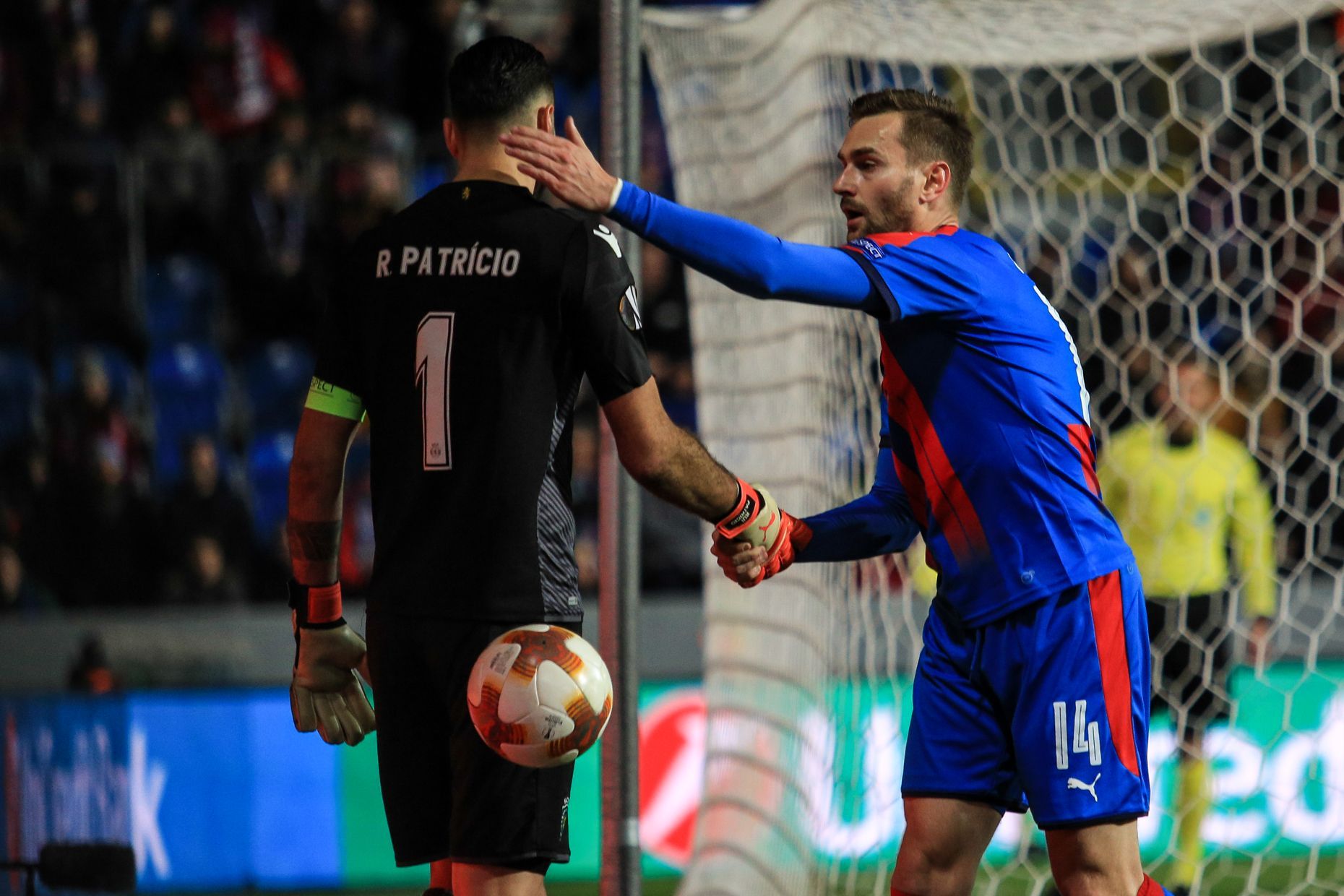 EL, Plzeň-Sporting: Radim Řezník - Rui Patricio