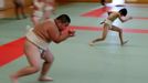 Reuters: mladí zápasníci sumo v Japonsku