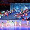 Nástup týmů během slavnostního zakončení ZOH 2022 v Pekingu