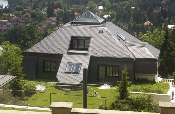 Černošická vila podnikatele Radovana Krejčíře v roce 2005.