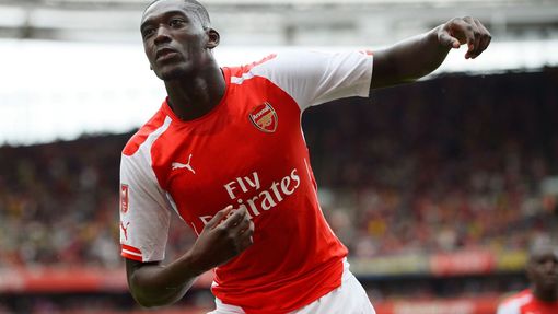 Yaya Sanogo slaví gól Arsenalu