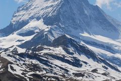 Německý miliardář zmizel u Matterhornu, od soboty je nezvěstný. Rodina chce financovat pátrání
