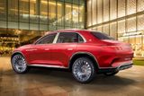 Když se mluvilo o tom, že se značkou Maybach vyvíjejí ve Stuttgartu luxusní SUV, všichni si mysleli, že jeho základem bude v Americe vyráběná třída GLS...