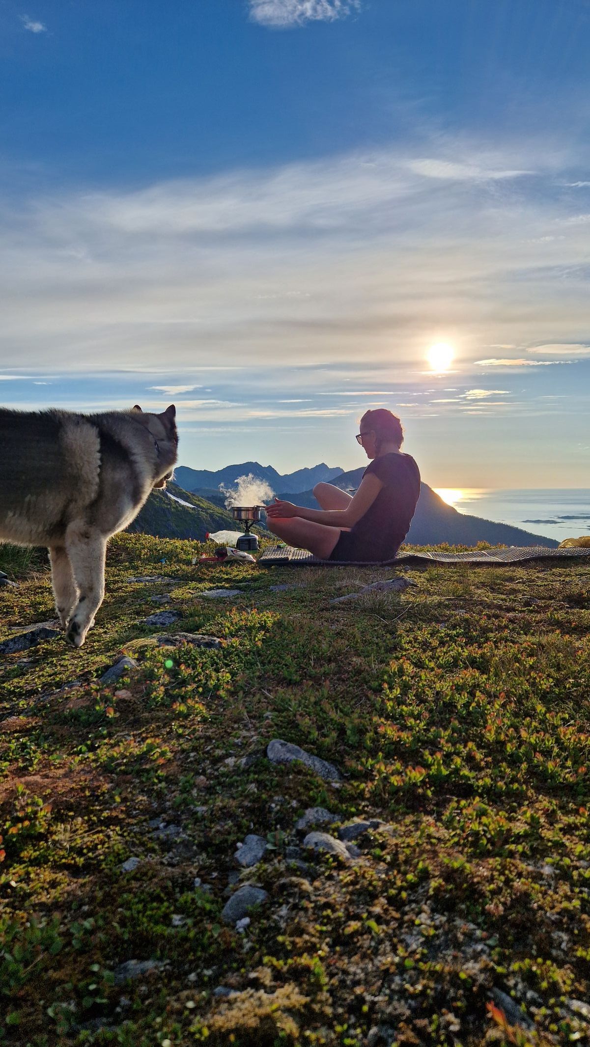 vandrák, cestovatelka, nomád, cestování o samotě, dobrodruh
