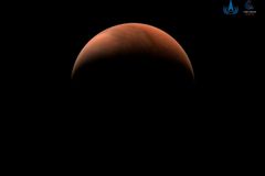 Nebeské úkazy 2022: Měsíc zakryje Mars, pozorovat bude možné částečné zatmění Slunce