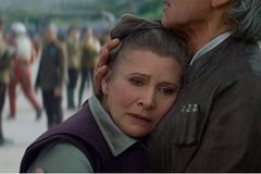 Princezna Leia prodělala v letadle infarkt, hvězda Star Wars je ve vážném stavu