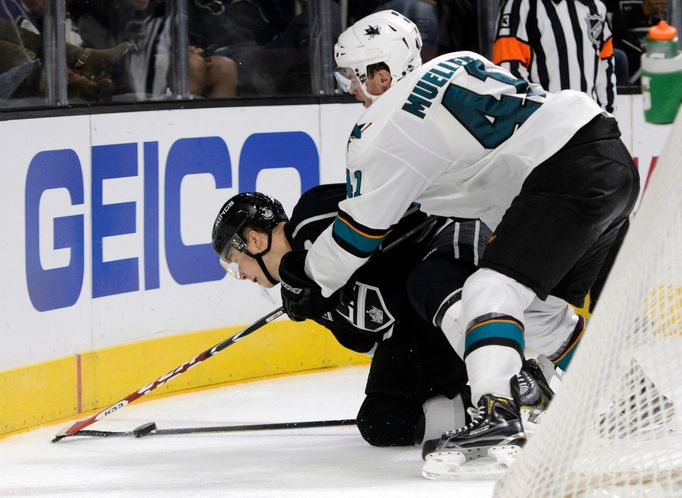 NHL, LA KIngs - San Jose: Dustin Brown (23) - Mirco Mueller (41)