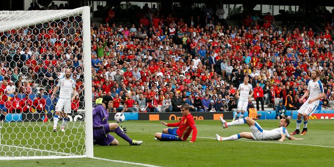 Euro 2016, Česko-Španělsko: Petr Čech - Álvaro Morata