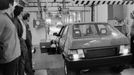 Archivní fotografie dokumentující výrobu automobilu Škoda Favorit v Mladé Boleslavi v letech 1987 až 1988.