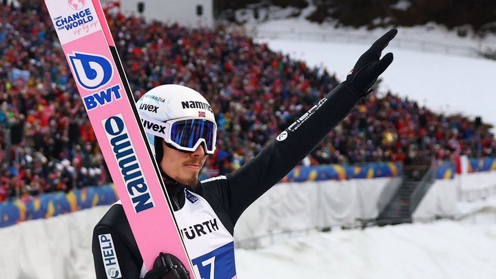 Skandál s kombinézami odnesli dva norští skokani i jejich šéftrenér; Zdroj foto: Reuters