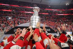 Florida začne doma proti Chicagu. Americkou sezonu NHL odstartují tři duely