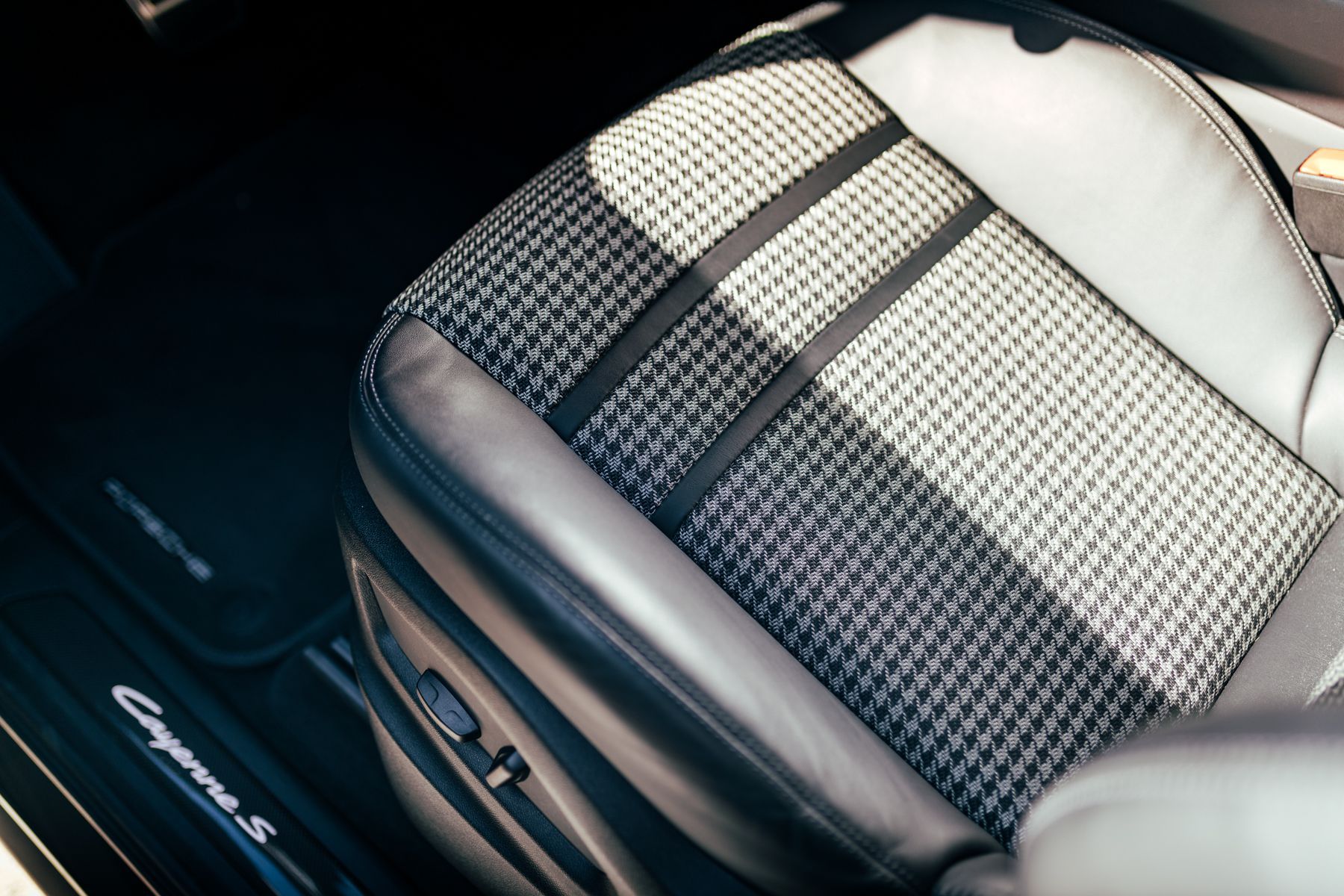 Porsche Cayenne Coupe S 2023