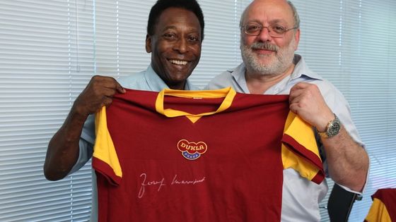 Hele, Pelé! S Čechy a s dresem od Masopusta