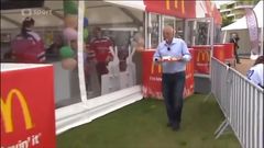 Neskrytá reklama na McDonald's v České televizi