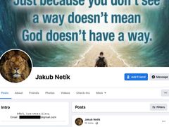 Jakub Netík zájemce o odčervovadlo odkazuje na e-mail na svém Facebooku. Obratem zasílá ceník i číslo účtu s variabilním symbolem.