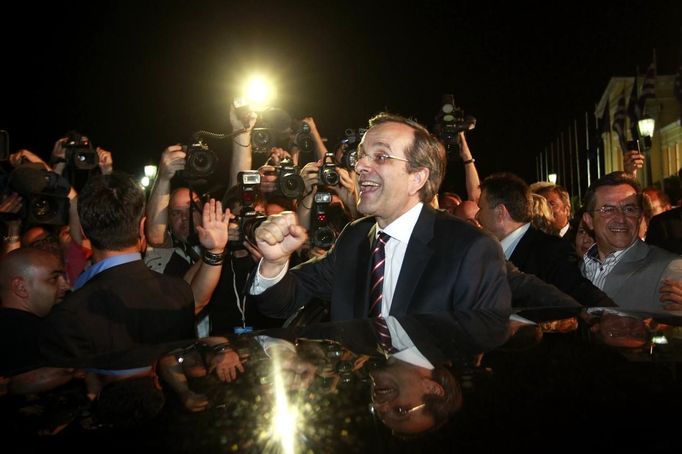 Antonis Samaras, lídr Nové demokracie, slaví volební úspěch. Oproti předchozím volbám si výrazně polepšil.