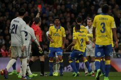 Vyloučení Balea, další penalta pro Ronalda. Real v závěru zachránil bod proti Las Palmas