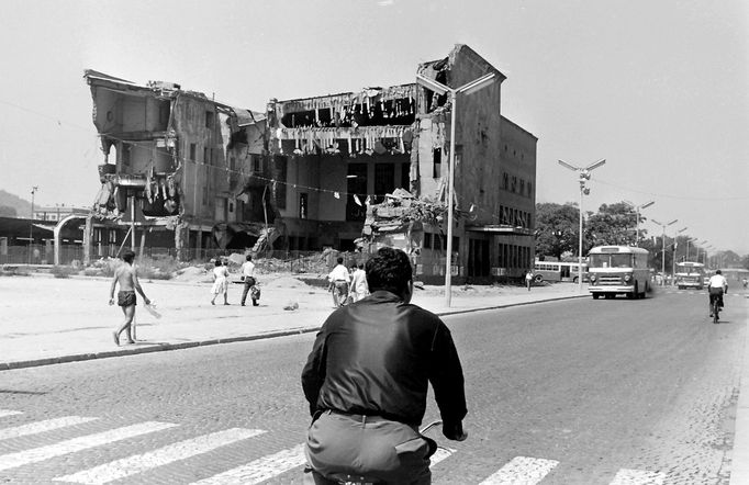 Následky ničivého zemětřesení ve Skopje z léta 1963.