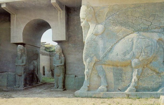 Jeden z palácu v Nimrudu.